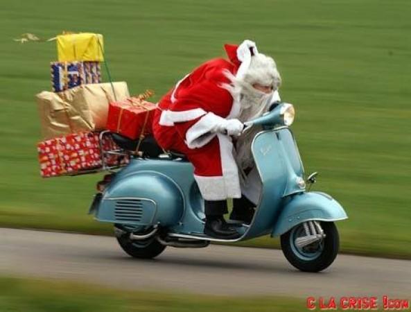 Père noël scooter.jpg